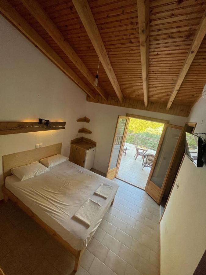 Pension Oasis Votsi  Bagian luar foto