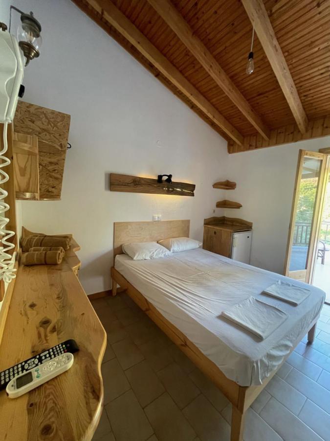 Pension Oasis Votsi  Bagian luar foto