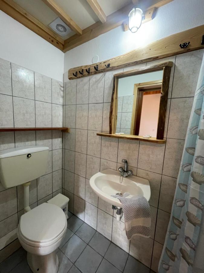 Pension Oasis Votsi  Bagian luar foto